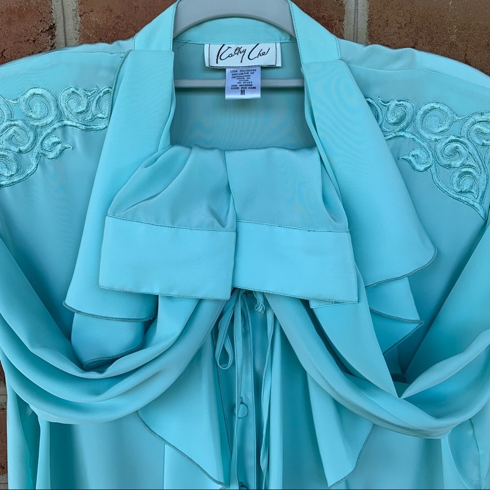 Vintage long sleeve blue ruffled blouse - Picture 5 of 6